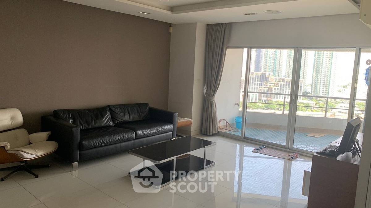 คอนโด 4 ห้องนอน สายชล แมนชั่น ใกล้ BTS สะพานตากสิน (ID 1750750)