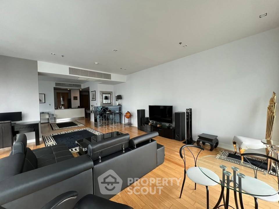 คอนโด 4 ห้องนอน แอท มิลเลนเนียม เรสซิเดนซ์ แอท สุขุมวิท คอนโดมิเนียม ใกล้ BTS อโศก (ID 2414362)