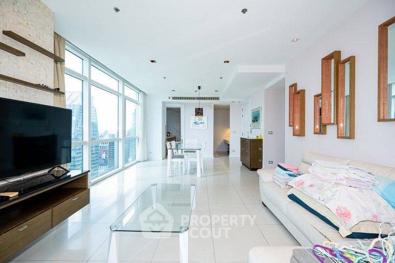 2-BR Condo at Athenee Residence near BTS Phloen Chit (ID 1902073)