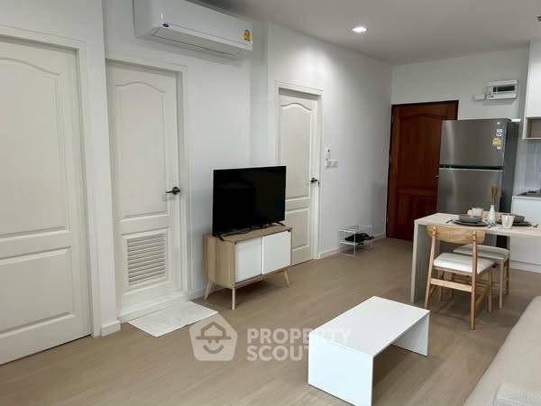 1-BR Condo at Sathorn House Condominium near BTS Surasak (ID 2327434)