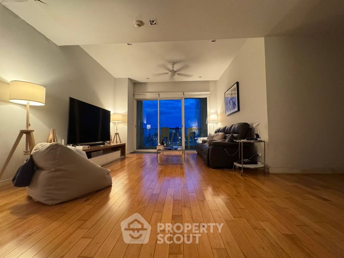 2-BR Condo at Millennium Residence @ Sukhumvit Condominium near BTS Asok (ID 2105814)