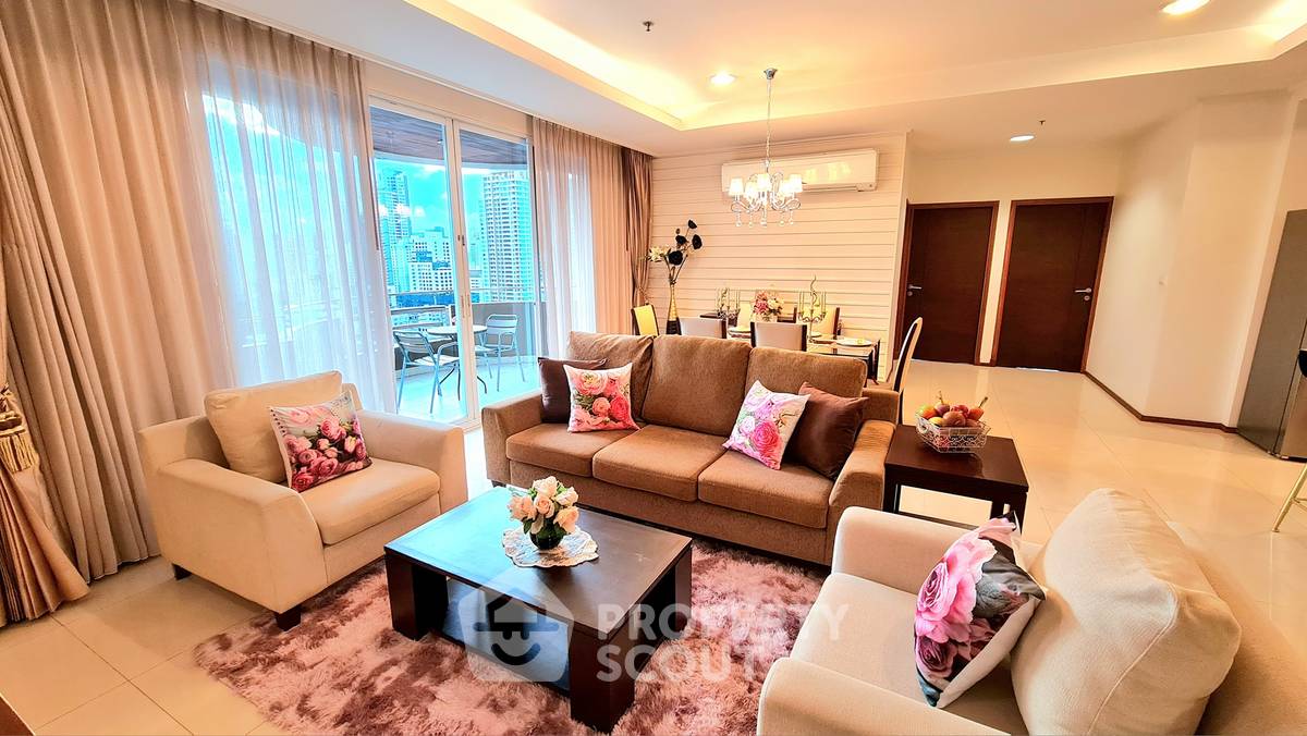 3-BR Condo at Piyathip Place near BTS Phrom Phong (ID 1854636)