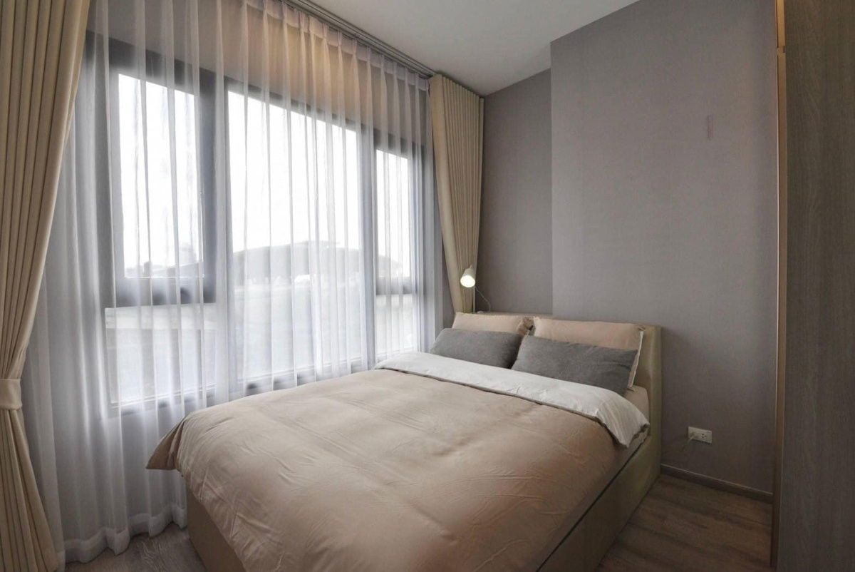 Knightsbridge kaset - society                         .