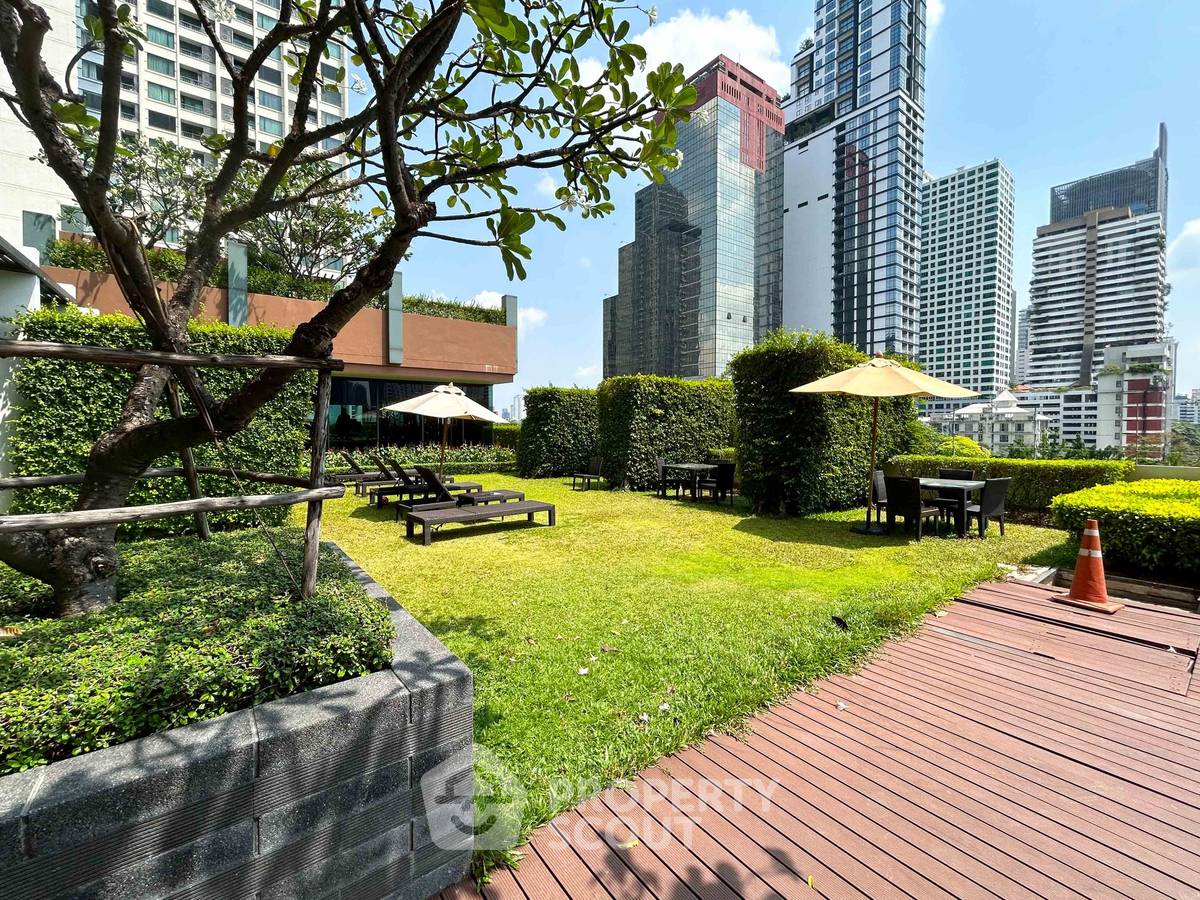 2-BR Condo at Villa Asoke near MRT Phetchaburi (ID 1930431)