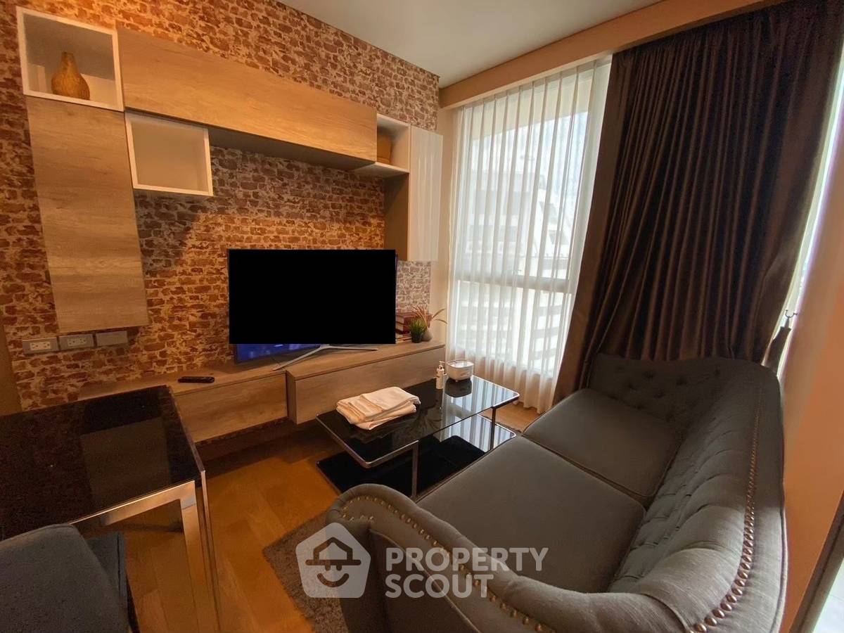 1-BR Condo at The Lumpini 24 near BTS Phrom Phong (ID 1823644)