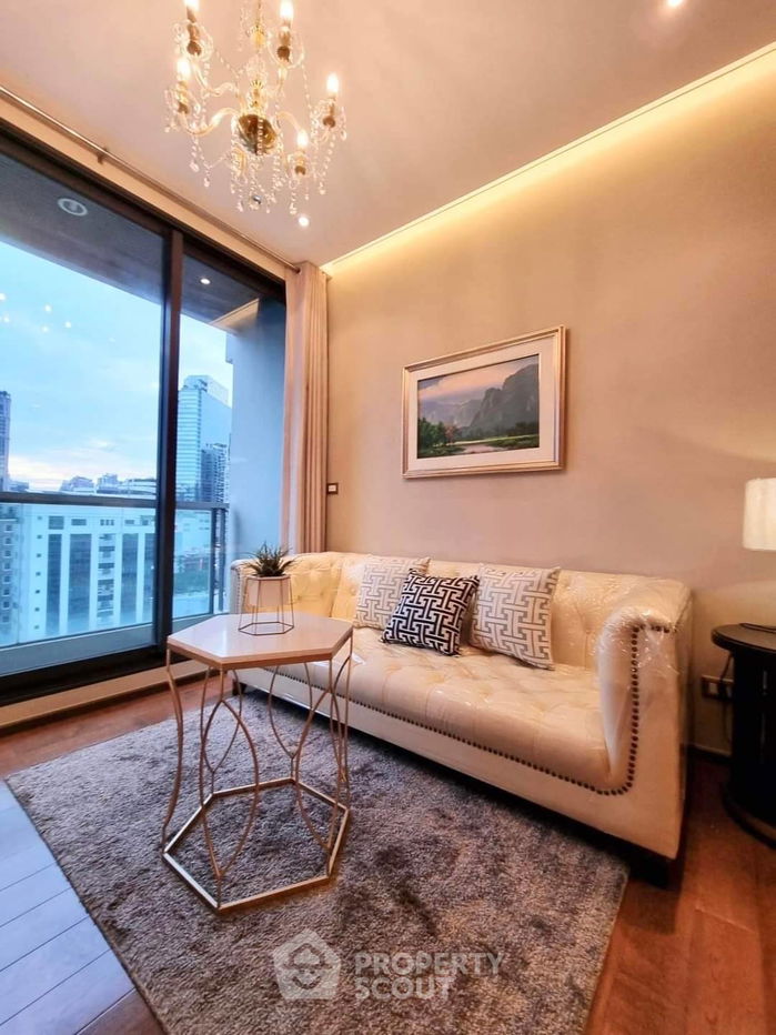 1-BR Condo at The Address Sukhumvit 28 near BTS Phrom Phong (ID 1924678)