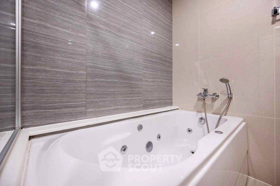 Knightsbridge the Ocean Sricha In Treas ရှိ 2-BR ကွန်ဒို (ID 1931503)