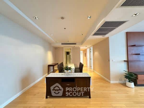 雅典娜住宅 3 居公寓，靠近 BTS Phloen Chit (ID 2428721)