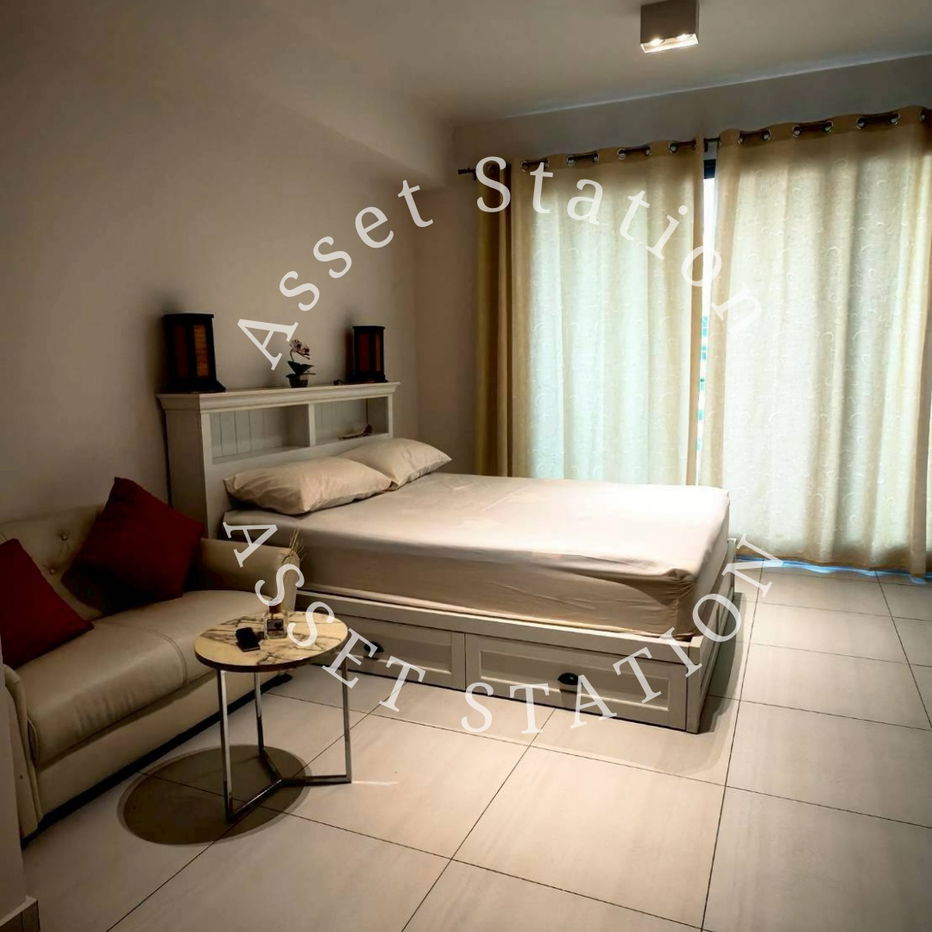 Hurry and book now! Beautiful room @ The Lofts Ekkamai near BTS Ekkamai.