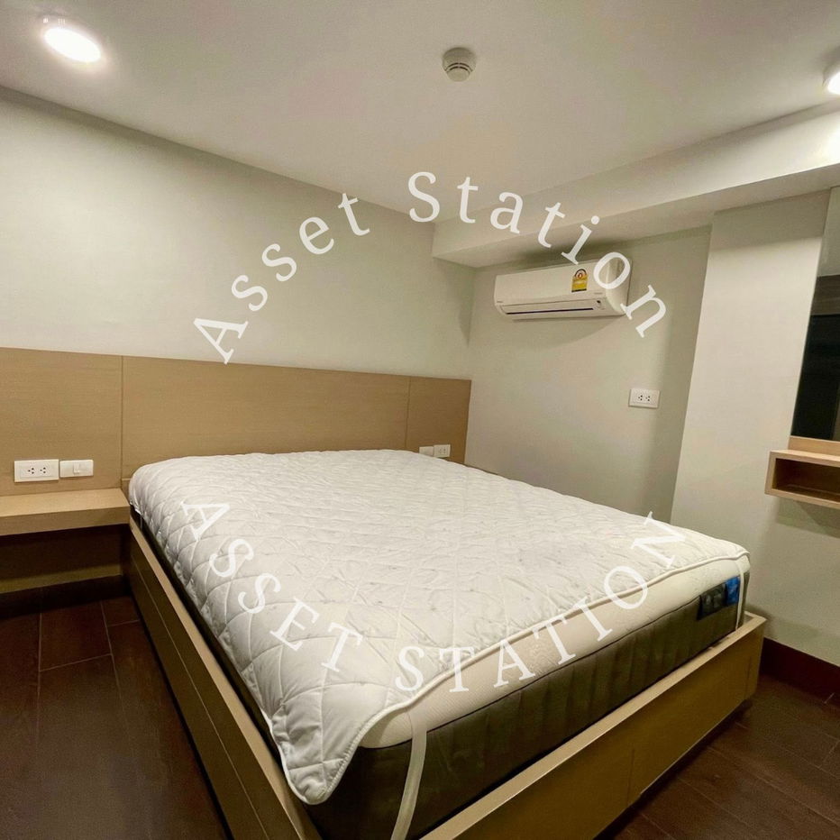 C Ekkamai 是一套可立即入住的公寓，位于 Ekkamai 的最高位置，拥有豪华的公共区域。