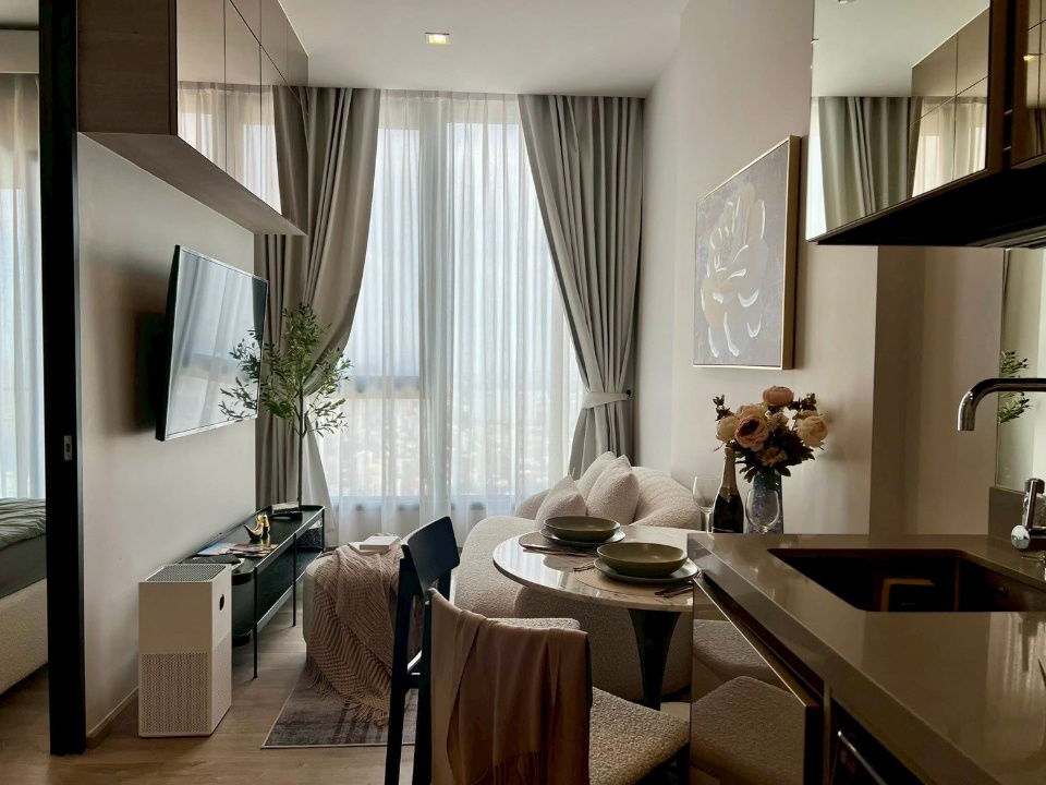 The Crest Park              Residences