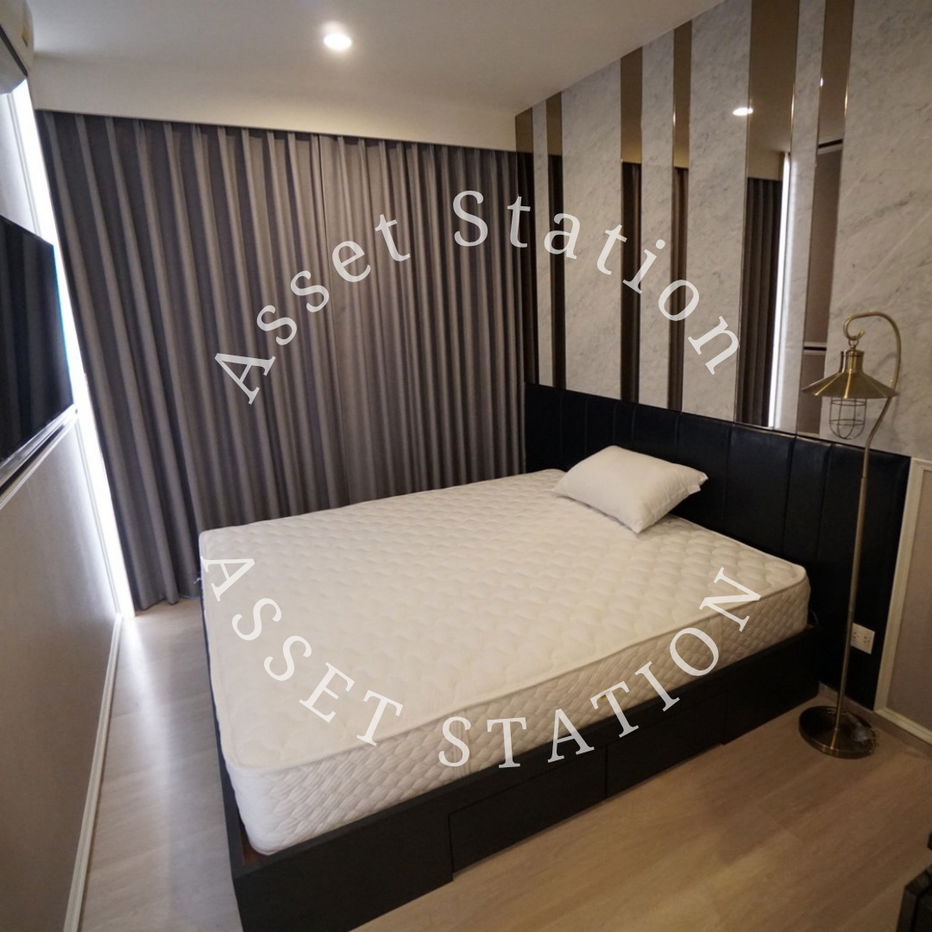 For rent: Life Asoke, hot condo, 2 bedrooms, 2 bathrooms, near MRT Phetchaburi