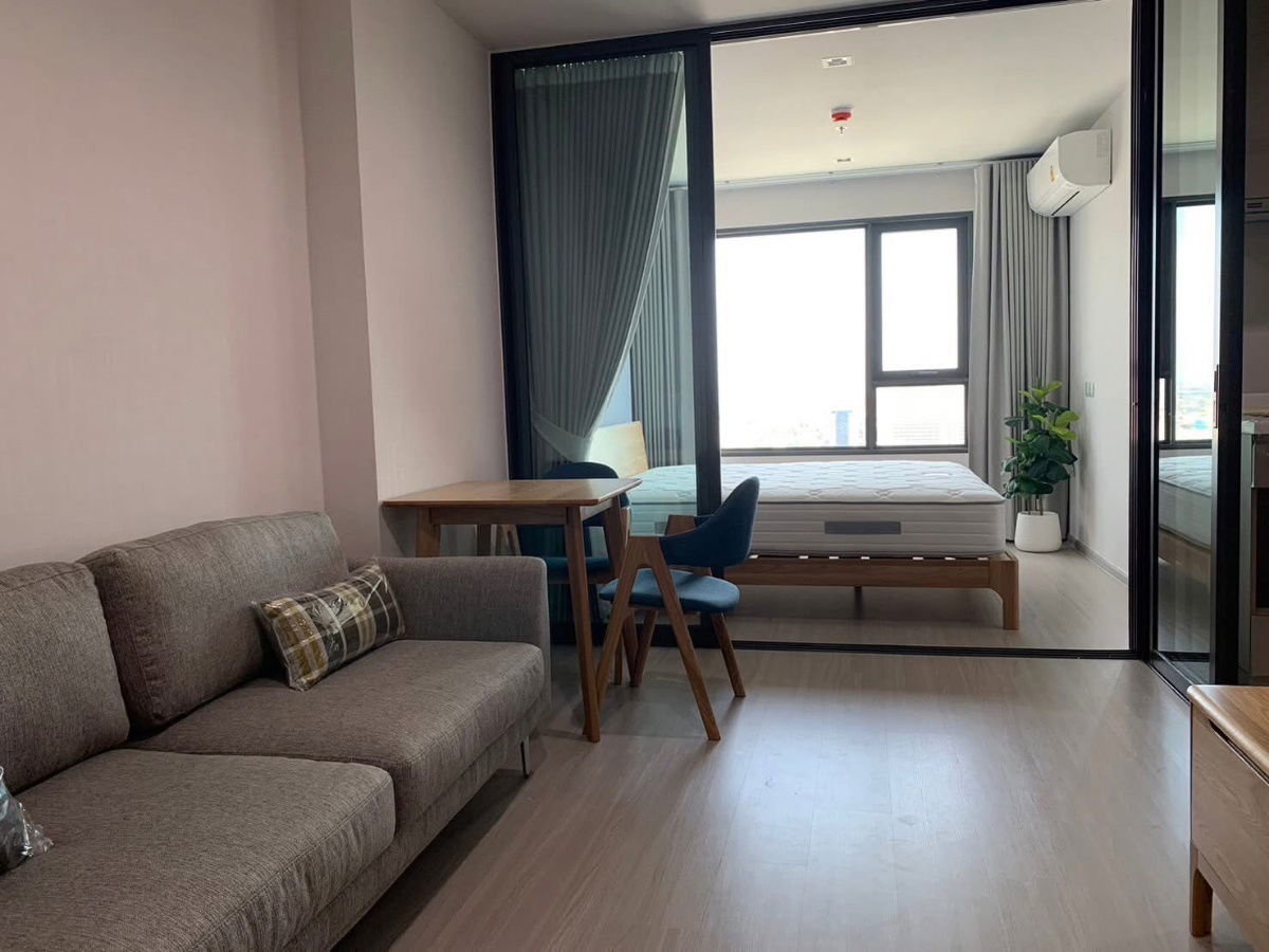 Life                          Ladprao