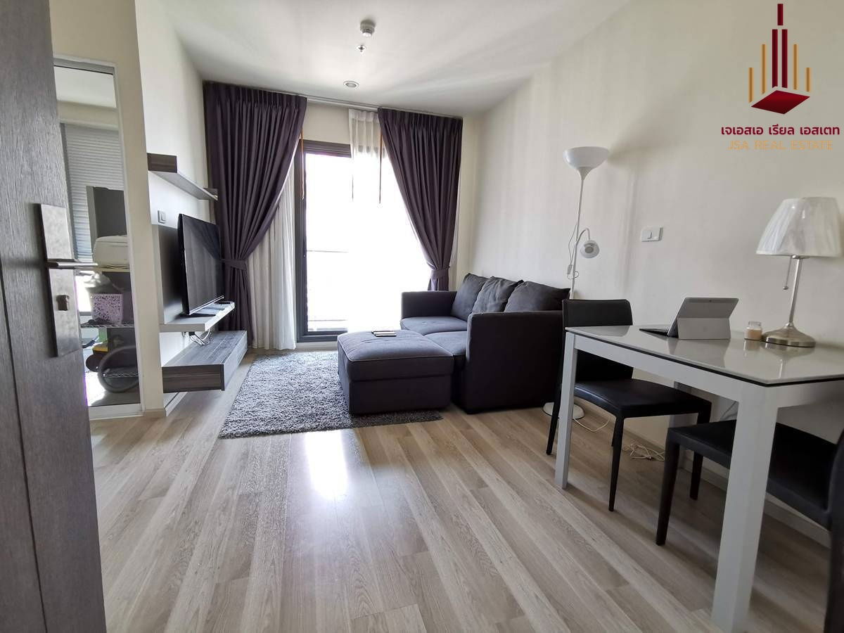 ✨ For Rent: Centric Huai Khwang Station Condo ✨    💰 Only 20,000 THB/month