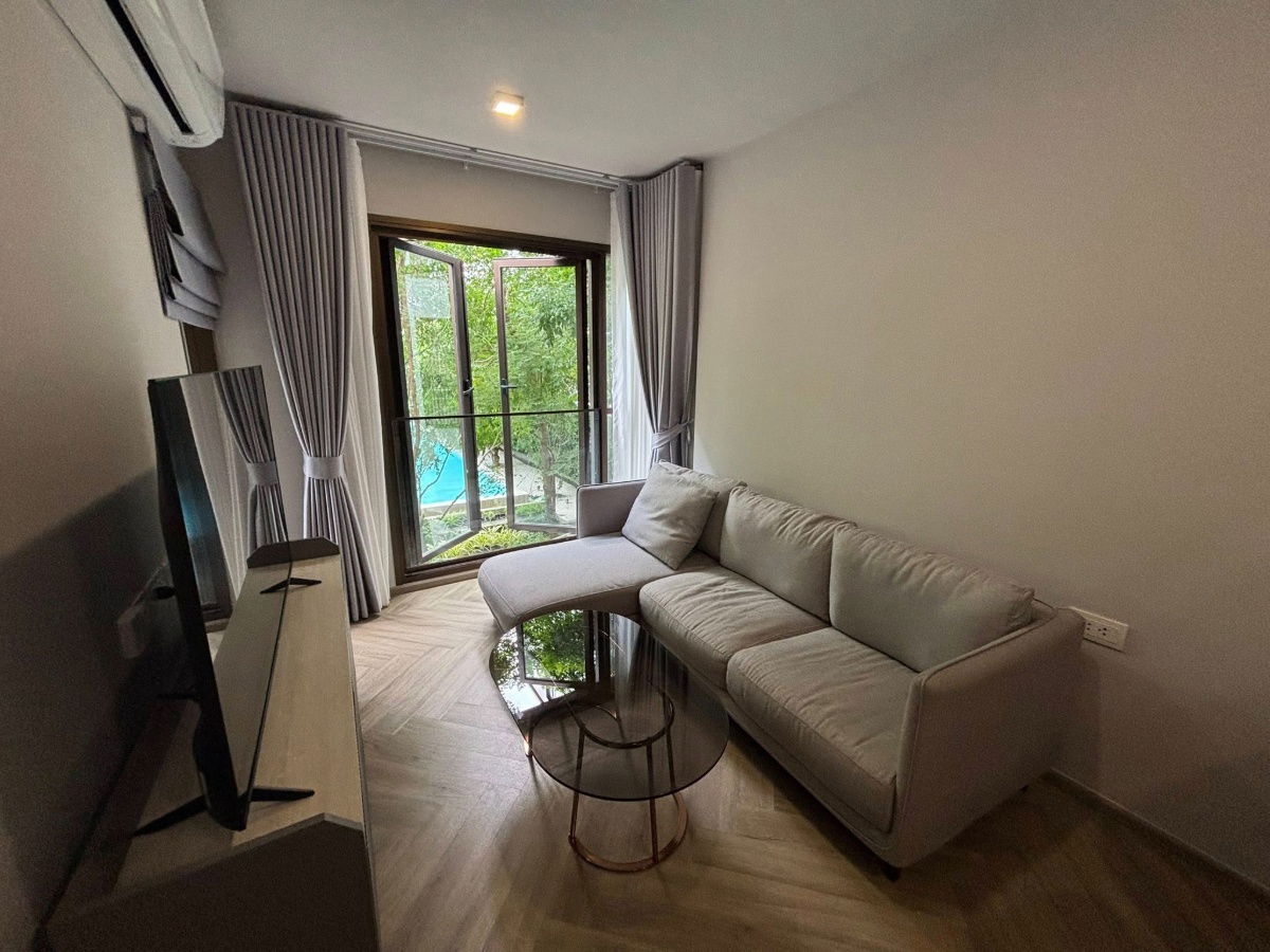 Swimming Pool View at Chapter Thonglor 25