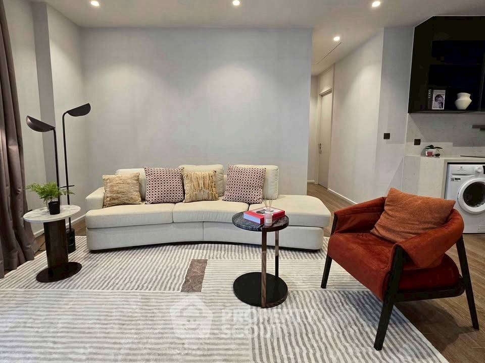 2-BR Condo at Muniq Langsuan near BTS Ratchadamri (ID 2432846)