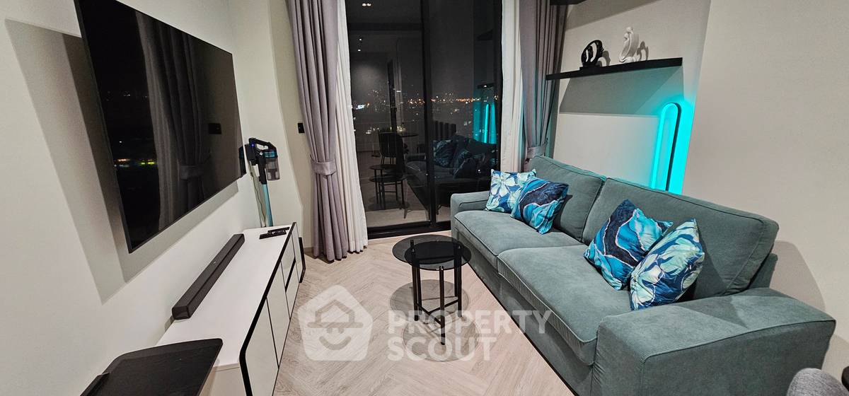 2 居公寓位于 Chapter Charoennakhorn - 河畔，靠近 BTS Krung Thon Buri (ID 2379533)