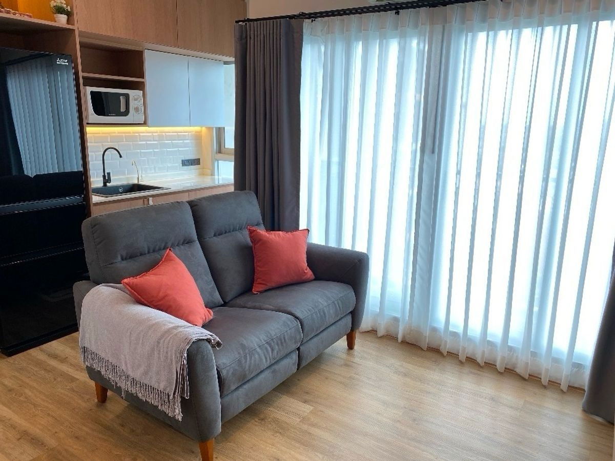 Pool View at The Parkland Taksin - Tha Phra