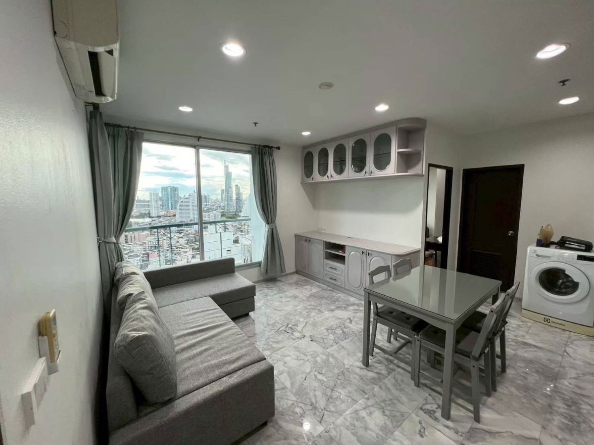 Sathorn House, 2 bedrooms, beautiful room, newly renovated (no one has ever moved in).