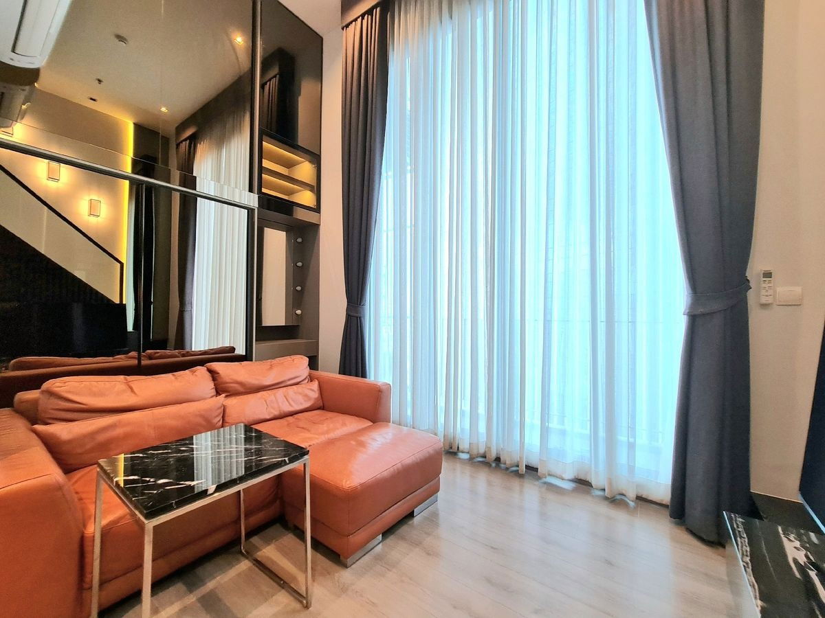 สไตล์ Duplex Loft เพดานสูง The Reserve พหล-ประดิพัทธ์