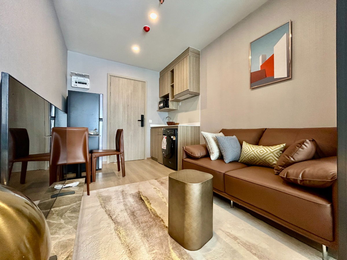 Life Rama4 Asoke  1Bedroom / 1Bathroom