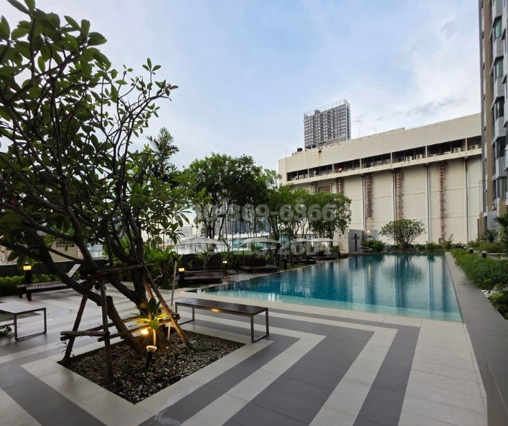 Modern 2 bedroom condo for rent just 2 min walk to Bts On nut