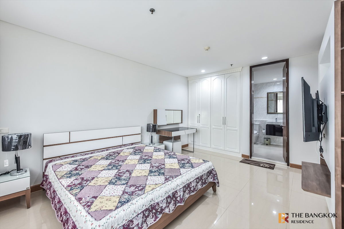 The Lakes Move-in Ready, Just Bring Your Stuff near BTS Asok