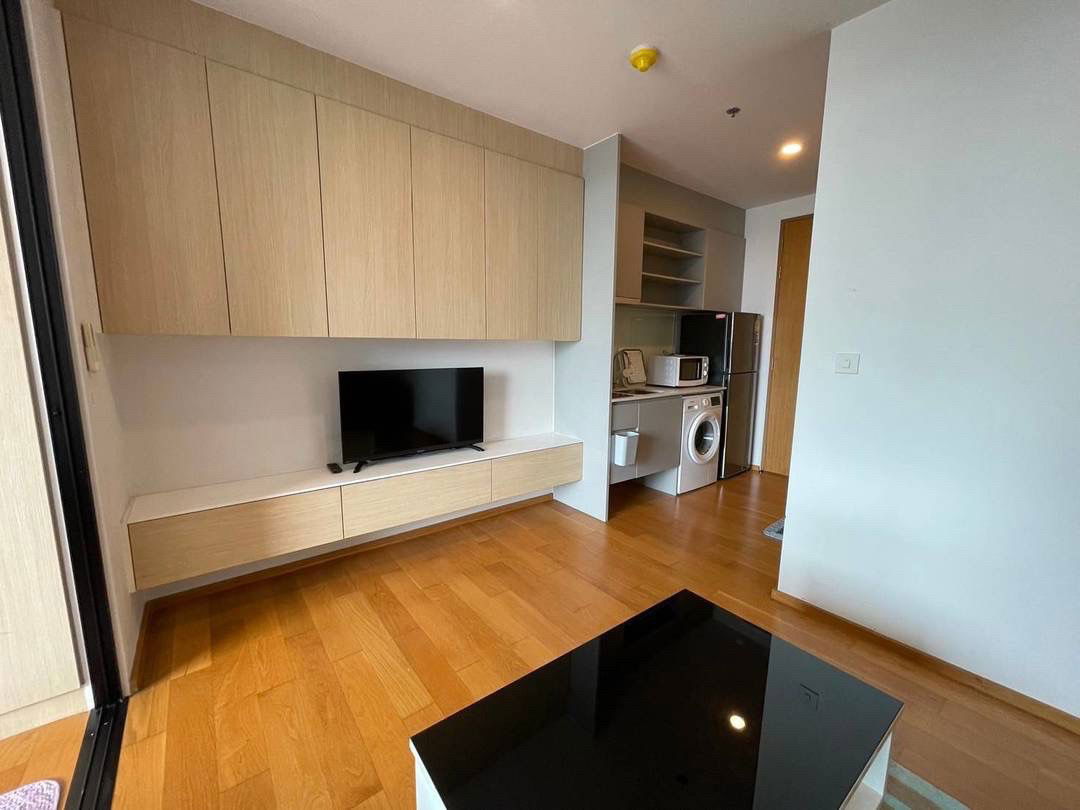 โนเบิล รีโว สีลม — พรีเมียม 1 ห้องนอน ชั้น 14