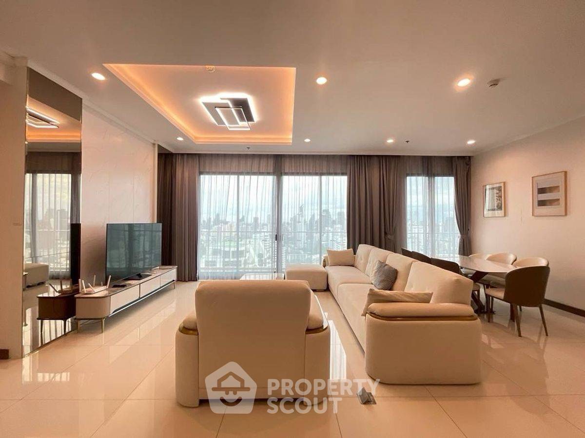 3-BR Condo at Supalai Oriental Sukhumvit 39 near MRT Phetchaburi (ID 2198567)