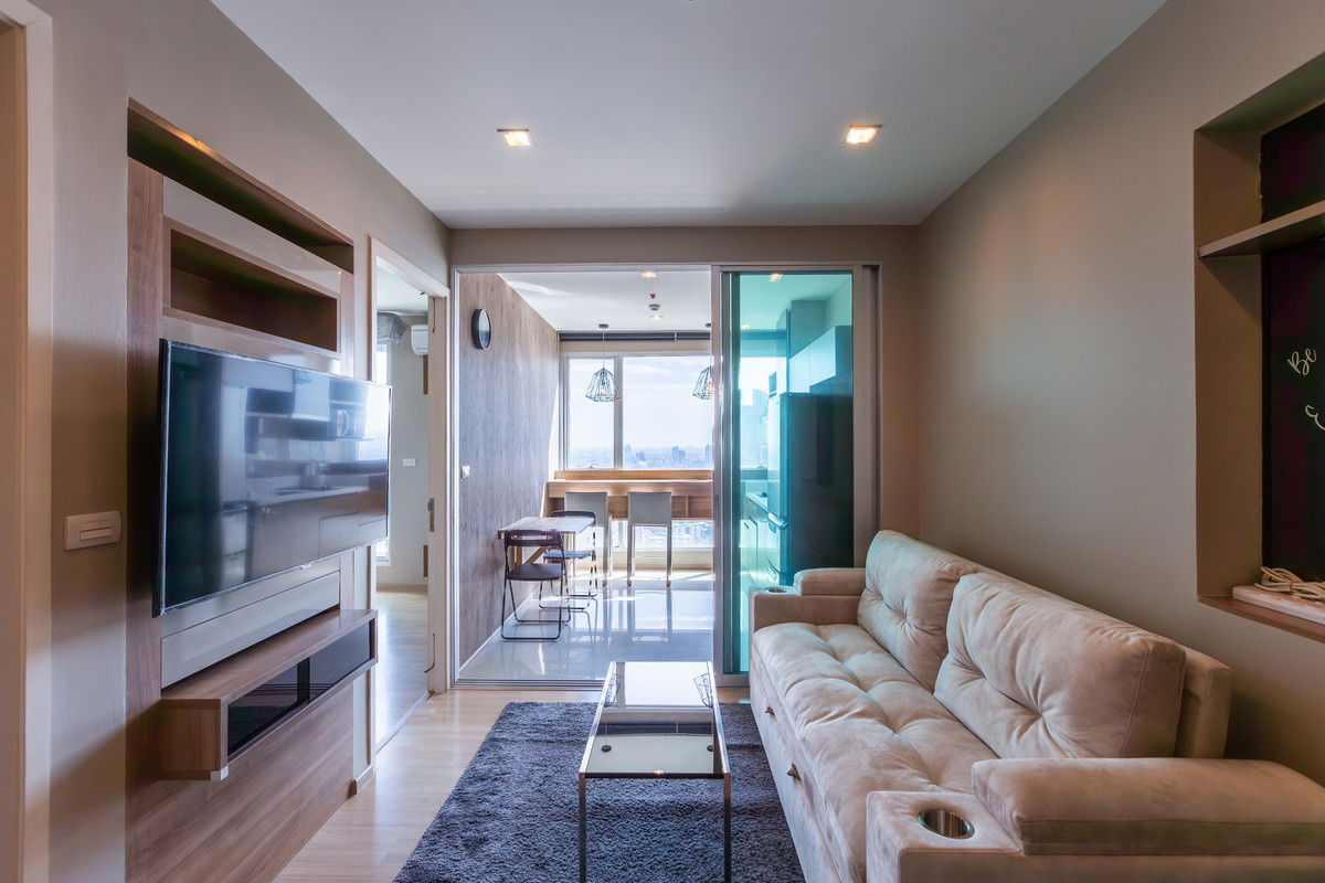 Code: KJ9768  for rent Rhythm Phahol - Ari 🔥🔥 Line ID: @kjcondo (with @) 🔥🔥