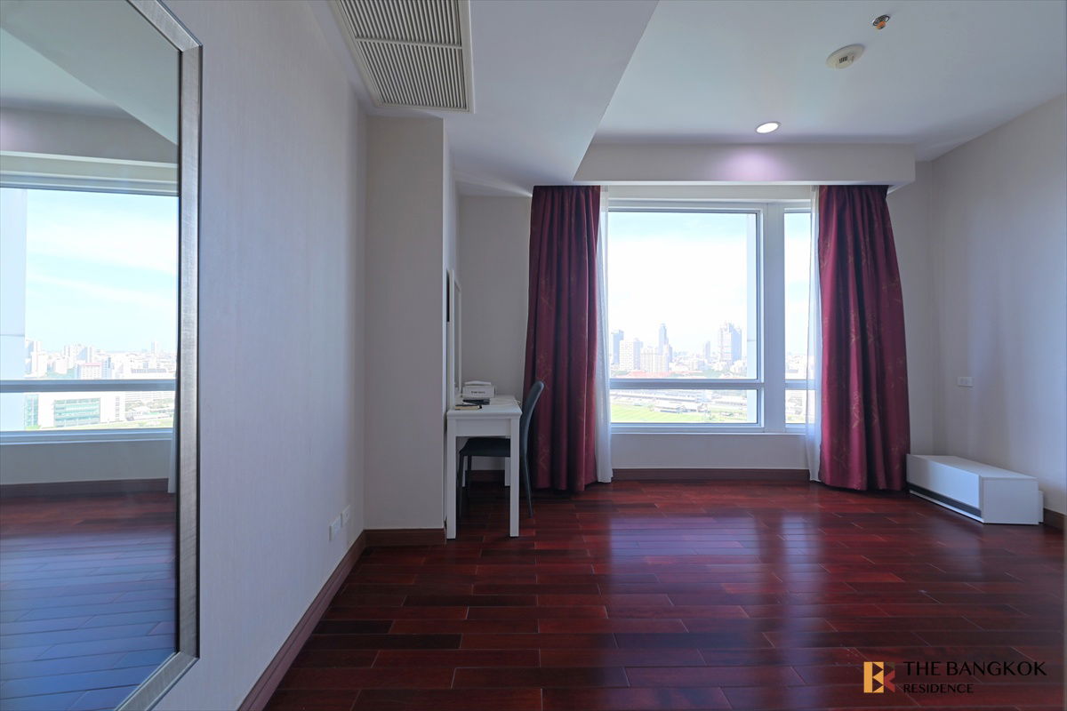 Baan Rajprasong near BTS Ratchadamri Full-featured common area