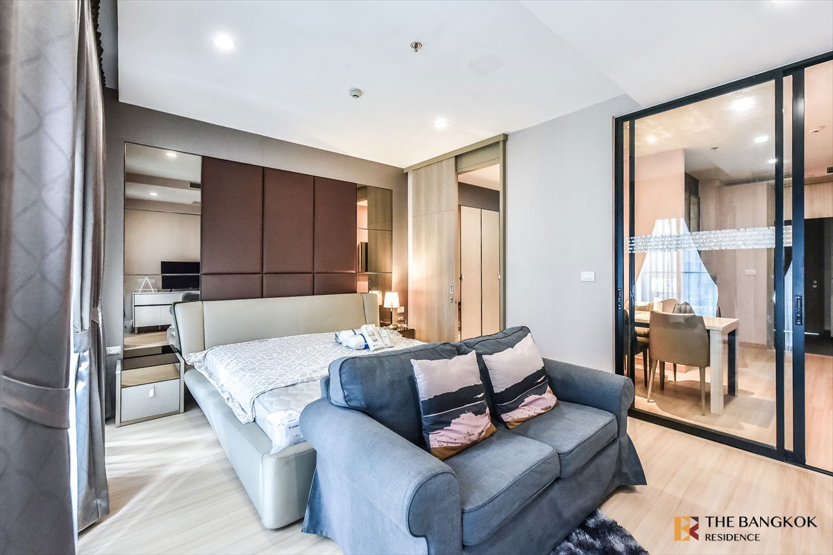 Noble Ploenchit near BTS Phloen Chit Book before anyone else