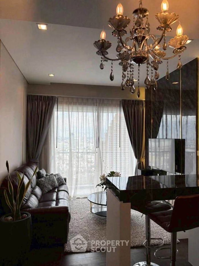 2-BR Condo at The Saint Residences near MRT Phahon Yothin (ID 2393038)