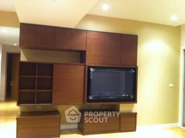 3-BR Condo at Millennium Residence @ Sukhumvit Condominium near BTS Asok (ID 2327077)