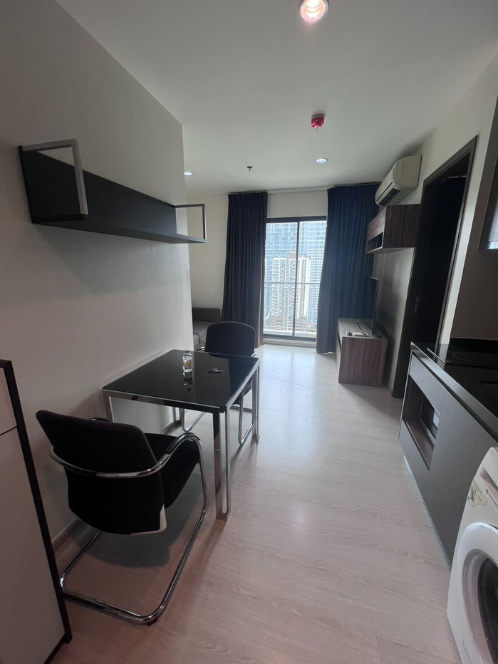 Line : @thebrokerage For Rent Rhythm Asoke1 32sqm.