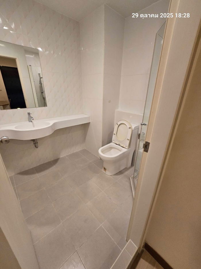 J Condo Sathorn-Kanlapaphruek condominium for rent