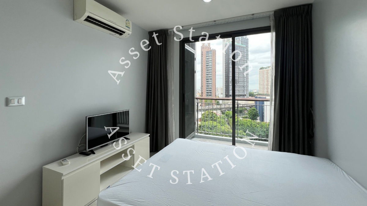 ให้เช่า Rhythm สุขุมวิท 42 1 ห้องนอน 1 ห้องน้ำ ติดเกตเวย์เอกมัย