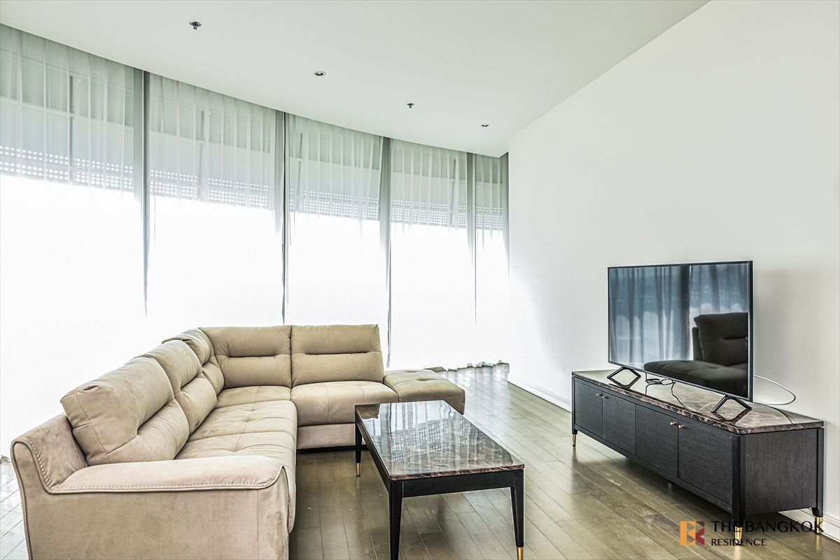 Magnolias Ratchadamri Boulevard near BTS Chit Lom Premium Luxury Condo in Prime Location