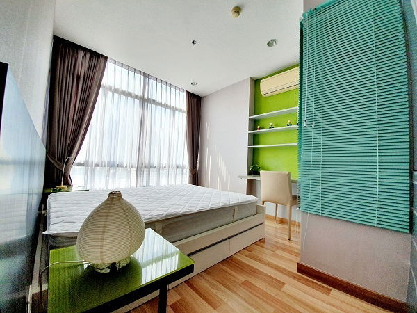 🔔အသစ်ငှားရန်ရှိသည်၊ ကျယ်ဝန်းသော အပြင်အဆင်အခန်း၊ Ideo Blucove Sukhumvit ရှိ ဧည့်ခန်းကျယ်၊