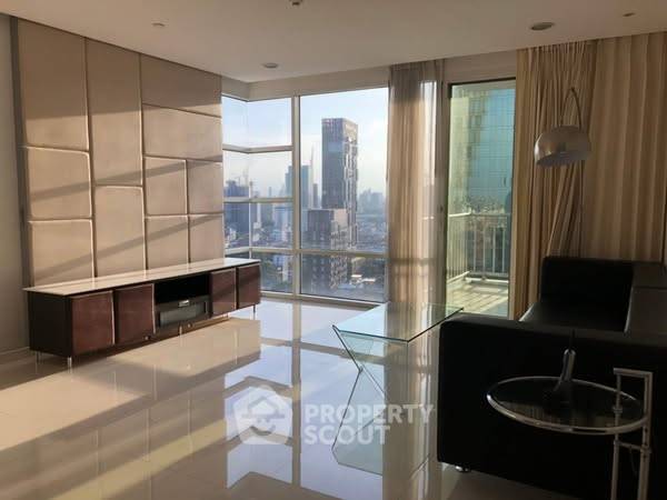 3-BR Condo at Fullerton Sukhumvit near BTS Ekkamai (ID 2327178)