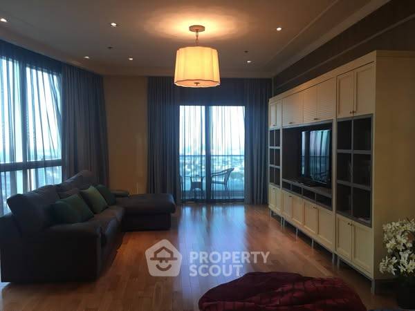 3-BR Condo at Millennium Residence @ Sukhumvit Condominium near BTS Asok (ID 2327085)
