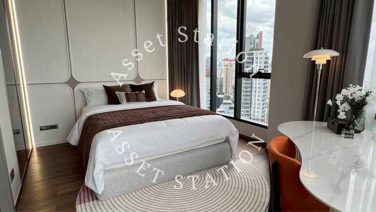 For rent: Ideo Q Victory, luxurious corner room, city view, next to BTS at Victory Monument.