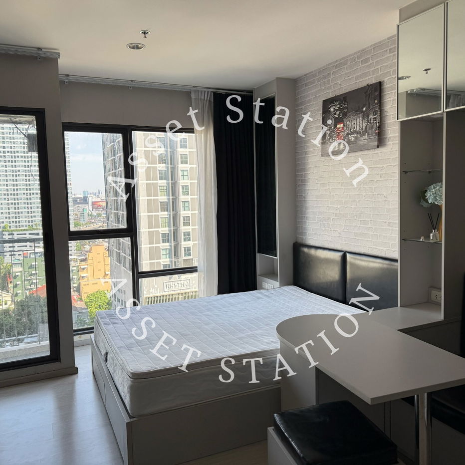 Hurry and book now! Studio room @ RHYTHM Asoke near MRT Rama 9