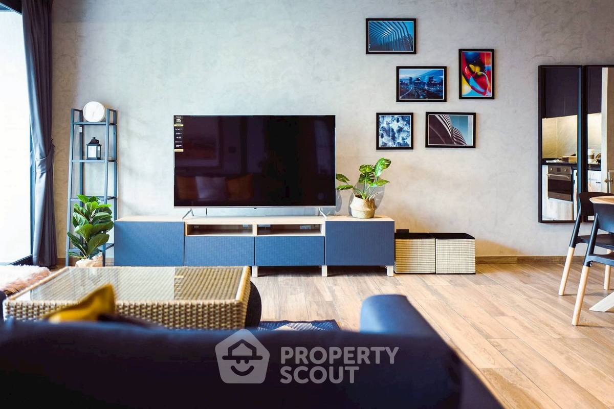 2-BR Condo at The Lofts Asoke near MRT Phetchaburi (ID 2439497)