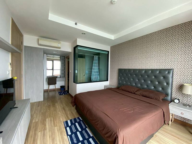 Sriracha ၊ Ladda Plus တွင် ငှားရန်ရှိသော ကွန်ဒို ၊ အထပ်မြင့် ၊ အခန်းကောင်း ၊ နေရာကောင်း ၊ မြို့လယ် ၊