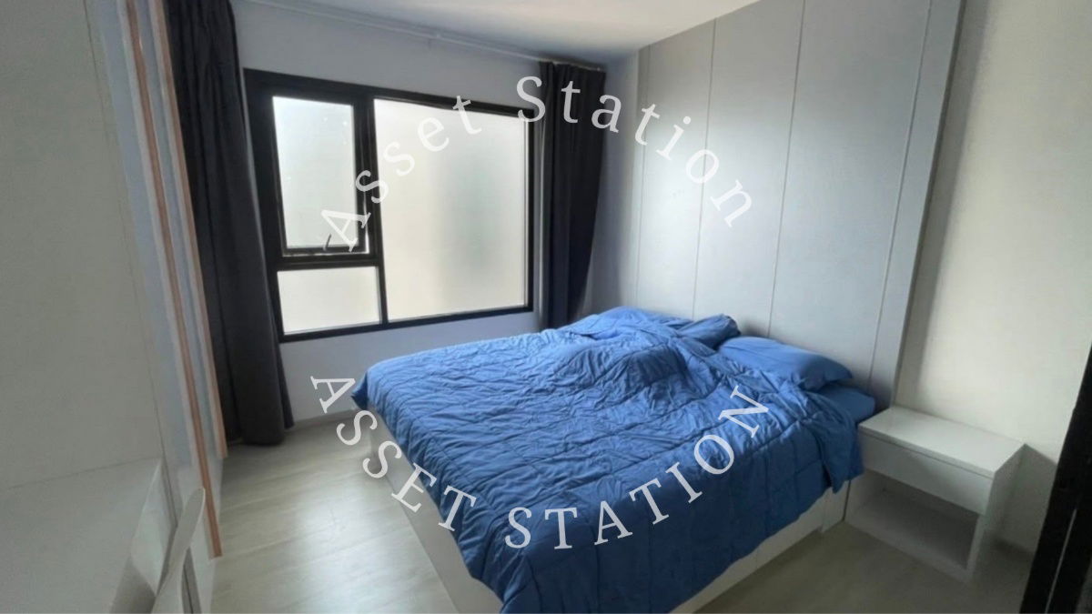 For rent: Life Asoke, just 1 step from MRT Phetchaburi, near SWU, easy to travel.