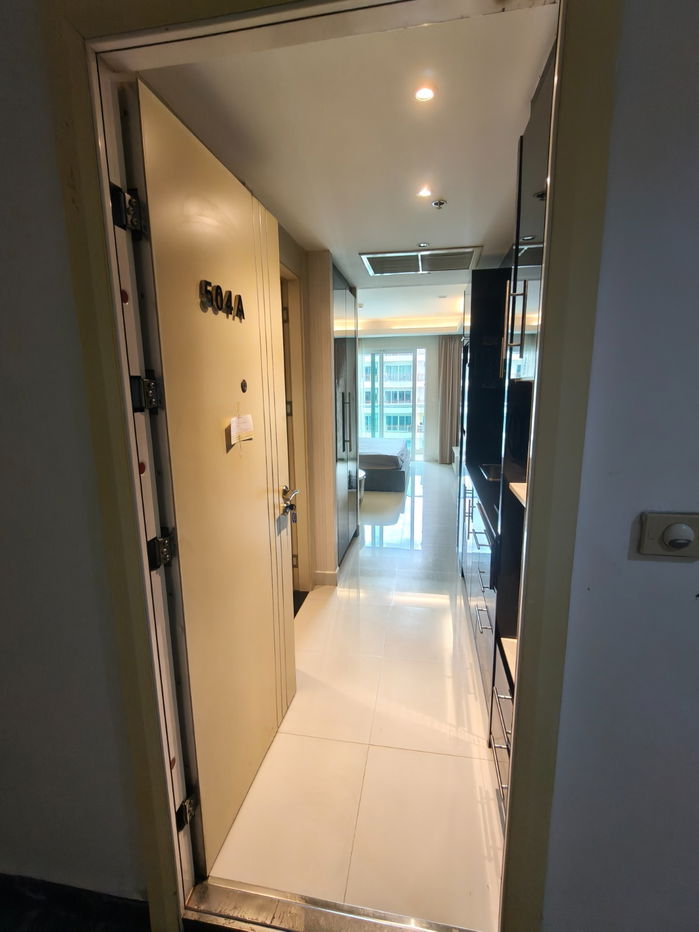 Condo Cozy Beach Pattaya Available for Rent