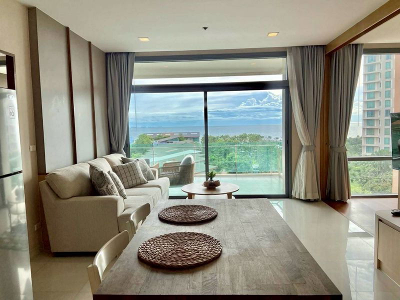 Condo for rent, Casaluna Paradiso Bangsaen, beautiful and luxurious room, fully furnished, move in Ready