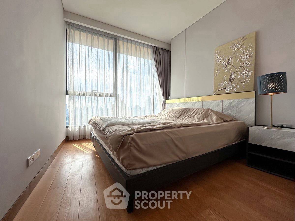 2-BR Condo at The Lumpini 24 near BTS Phrom Phong (ID 2439602)