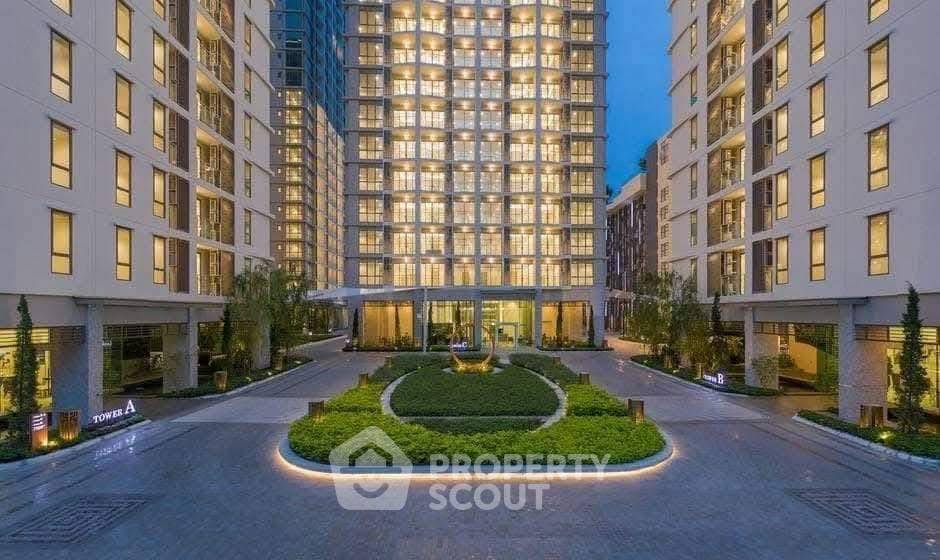 2-BR Condo at Supalai Oriental Sukhumvit 39 near MRT Phetchaburi (ID 2442094)